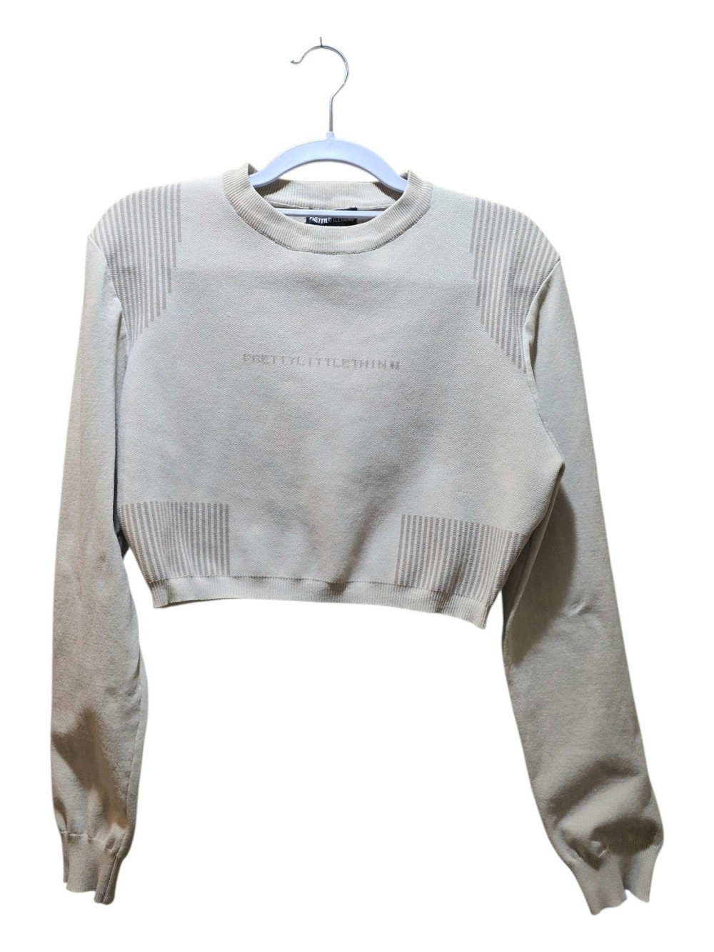 PrettyLittleThing Beige Cropped Crewneck Longsleeve Top